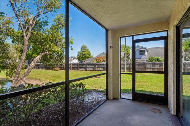 305 HAMMOCK PINE BOULEVARD 305, Clearwater, FL 33761