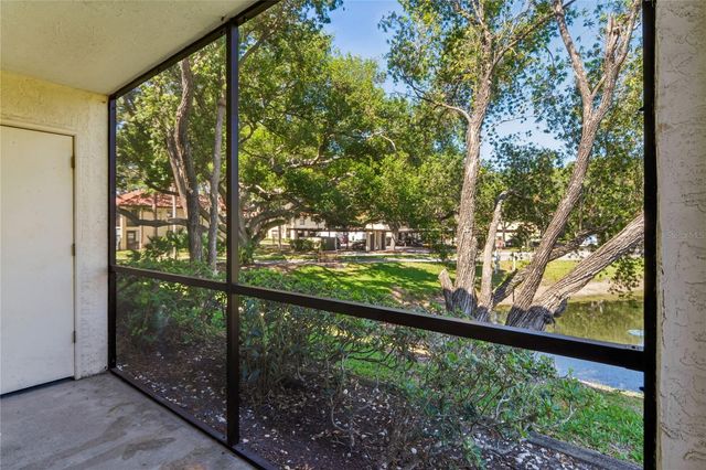 305 HAMMOCK PINE BOULEVARD 305, Clearwater, FL 33761