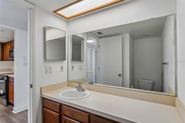 305 HAMMOCK PINE BOULEVARD 305, Clearwater, FL 33761