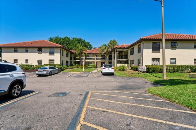 305 HAMMOCK PINE BOULEVARD 305, Clearwater, FL 33761