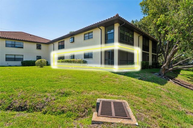 305 HAMMOCK PINE BOULEVARD 305, Clearwater, FL 33761