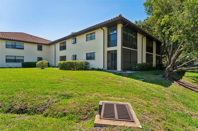 305 HAMMOCK PINE BOULEVARD 305, Clearwater, FL 33761