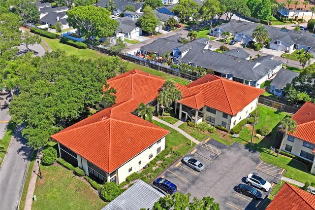 305 HAMMOCK PINE BOULEVARD 305, Clearwater, FL 33761