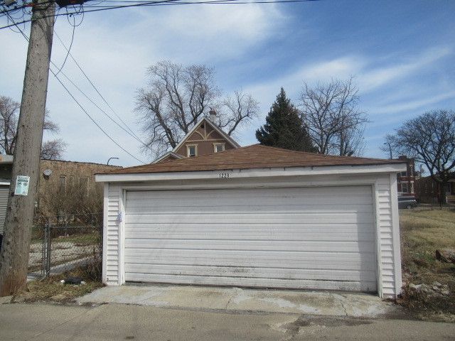 1228 S 56th Court, Cicero, IL 60804