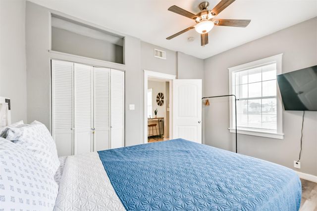 2727 Avenue K, Galveston, TX 77550