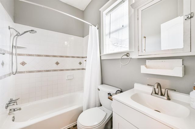 2727 Avenue K, Galveston, TX 77550