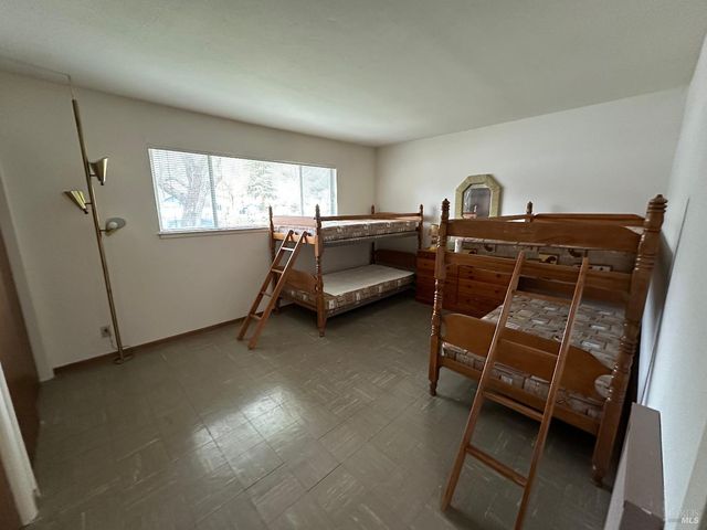 12724 Island Cir, Clearlake Oaks, CA 95423