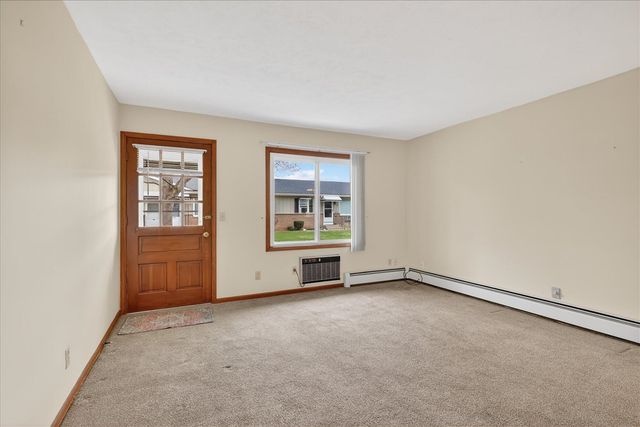 655 Blue Ash Drive 114, Grand Rapids, MI 49548