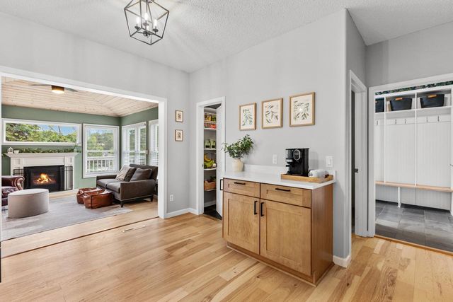 1119 Bluff Pass S, Chaska, MN 55318