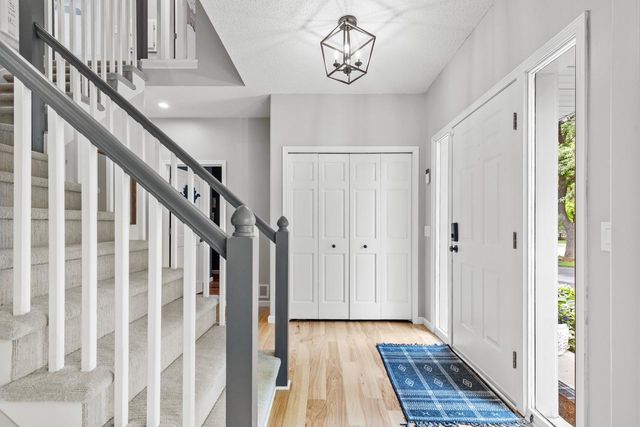1119 Bluff Pass S, Chaska, MN 55318