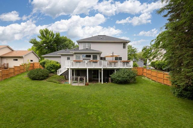 1119 Bluff Pass S, Chaska, MN 55318