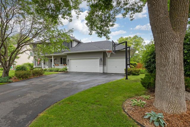 1119 Bluff Pass S, Chaska, MN 55318