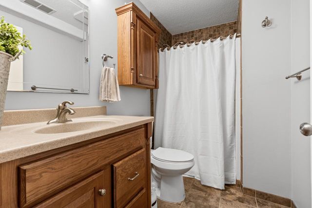 1119 Bluff Pass S, Chaska, MN 55318