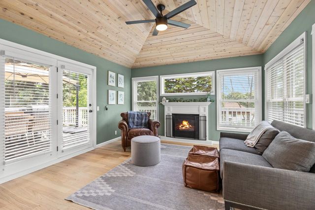 1119 Bluff Pass S, Chaska, MN 55318