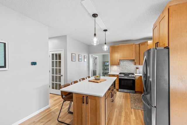 1119 Bluff Pass S, Chaska, MN 55318