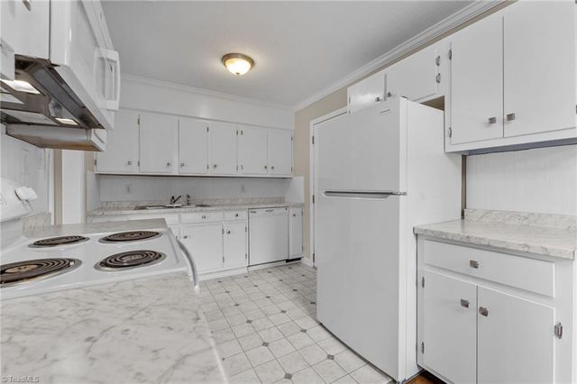 2214 Woodberry Drive, Greensboro, NC 27403