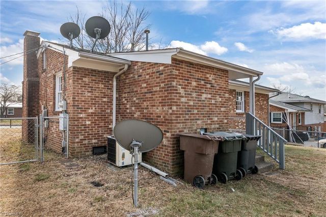 2214 Woodberry Drive, Greensboro, NC 27403