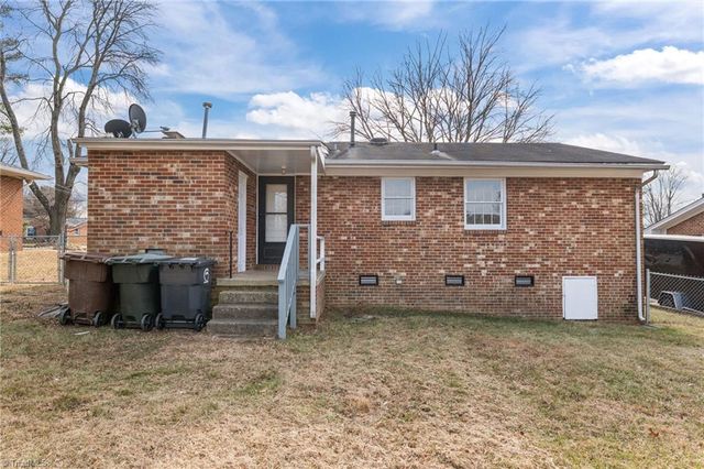 2214 Woodberry Drive, Greensboro, NC 27403