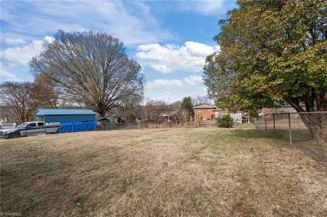 2214 Woodberry Drive, Greensboro, NC 27403