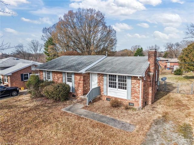 2214 Woodberry Drive, Greensboro, NC 27403