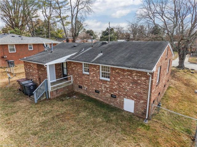 2214 Woodberry Drive, Greensboro, NC 27403