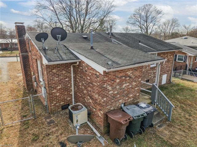 2214 Woodberry Drive, Greensboro, NC 27403