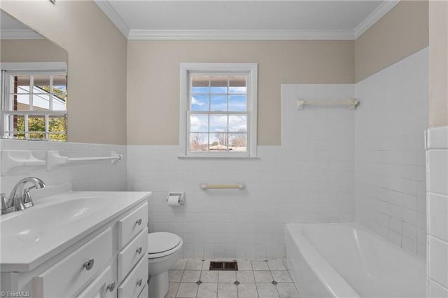 2214 Woodberry Drive, Greensboro, NC 27403