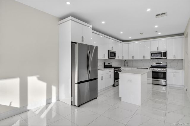 2 Bluefield Drive 103, Spring Valley, NY 10977