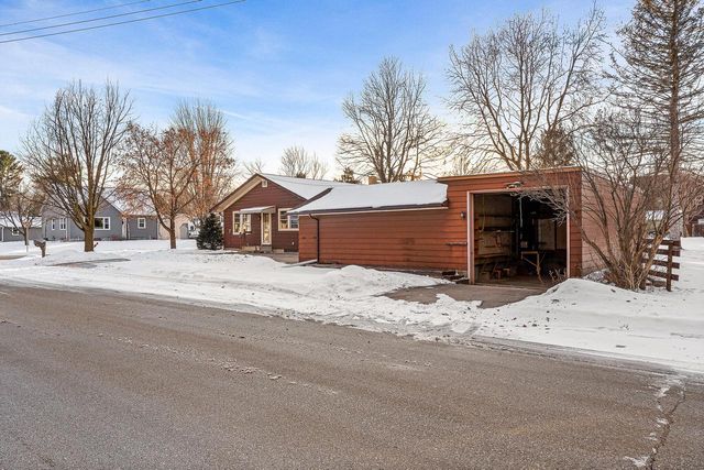 217 Lake STREET, Holmen, WI 54636