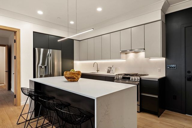 388 Washington Street 405, Quincy, MA 02169