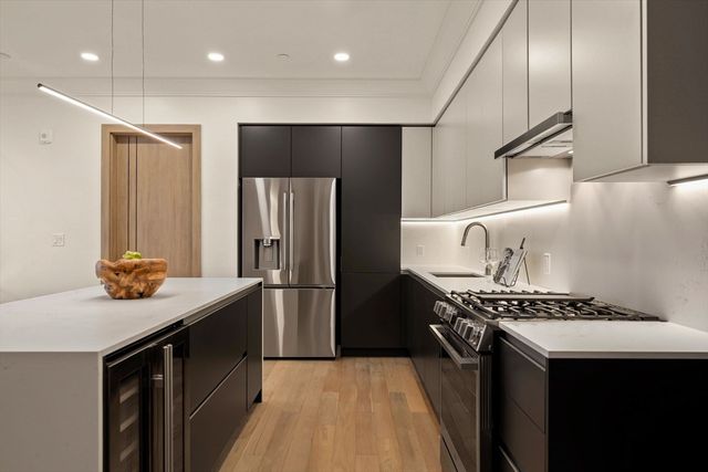 388 Washington Street 405, Quincy, MA 02169