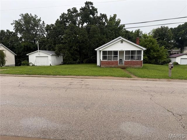 2110 Missouri Avenue, Festus, MO 63028