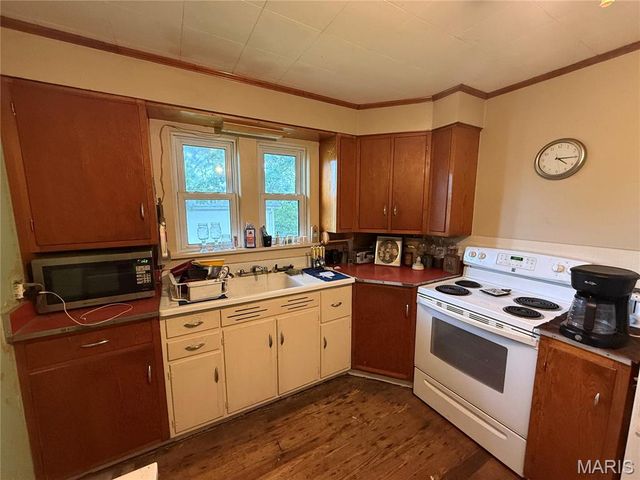 2110 Missouri Avenue, Festus, MO 63028