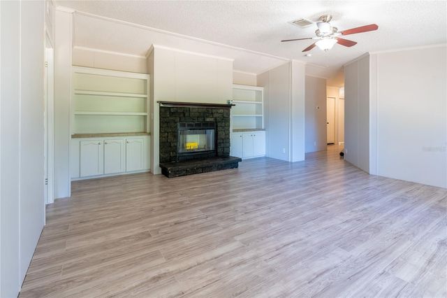 13811 COUNTY ROAD 109D, Lady Lake, FL 32159