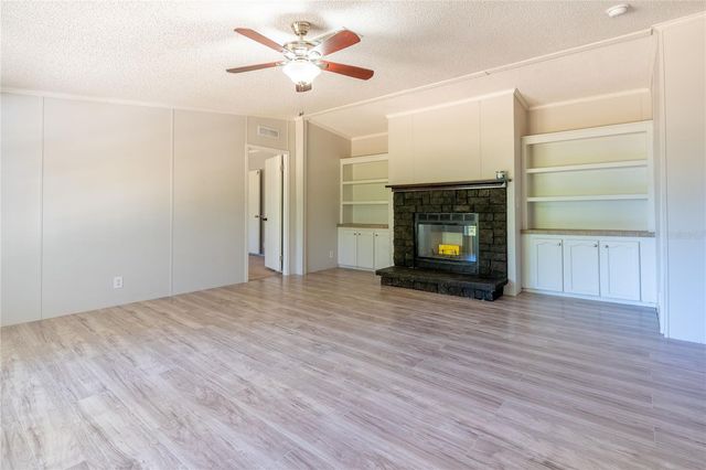 13811 COUNTY ROAD 109D, Lady Lake, FL 32159