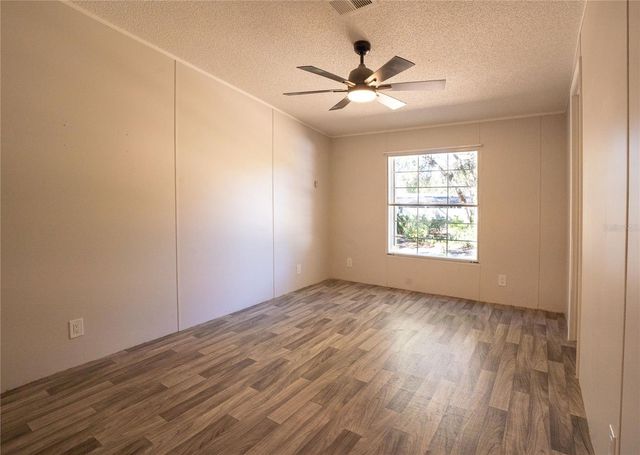 13811 COUNTY ROAD 109D, Lady Lake, FL 32159