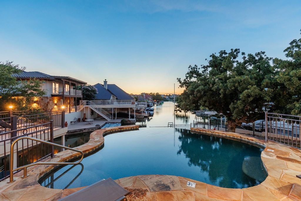 3000 Driftwood LN, Horseshoe Bay, TX 78657