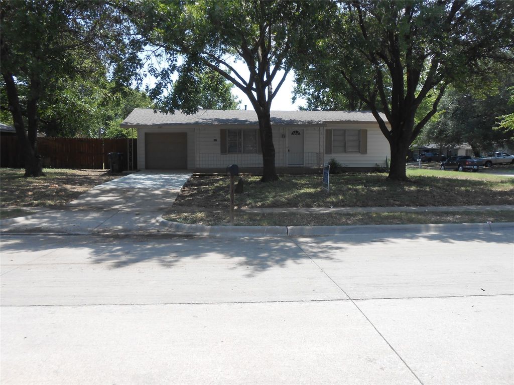 445 Alice Street, Arlington, TX 76010