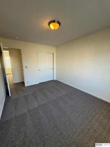 18207 Margo Street, Omaha, NE 68136