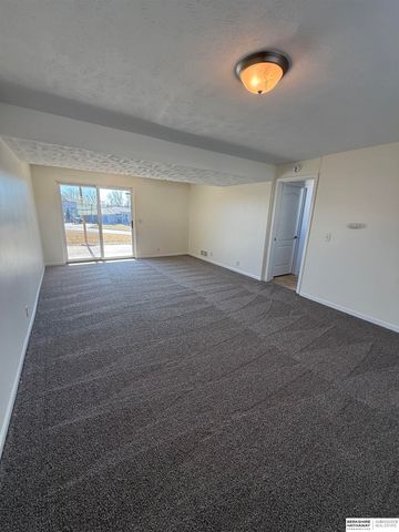 18207 Margo Street, Omaha, NE 68136