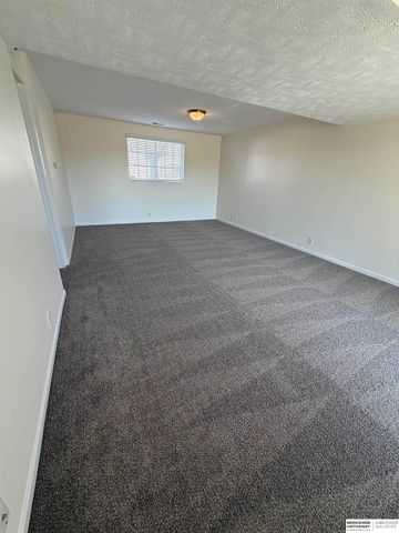 18207 Margo Street, Omaha, NE 68136