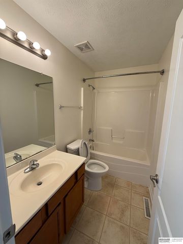 18207 Margo Street, Omaha, NE 68136