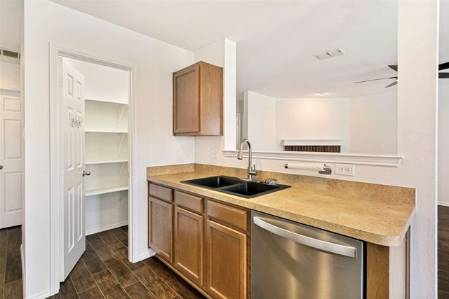 1208 Krista Drive, Burleson, TX 76028