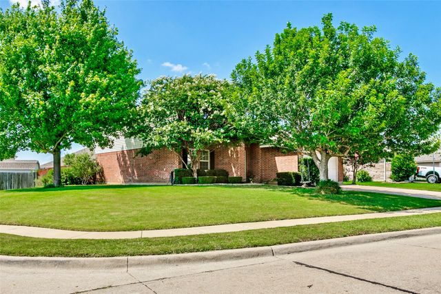 1208 Krista Drive, Burleson, TX 76028