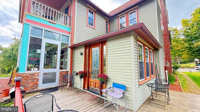 87 MILANVILLE RD, Beach Lake, PA 18405