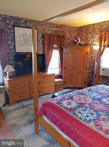 87 MILANVILLE RD, Beach Lake, PA 18405