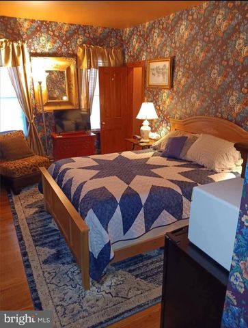 87 MILANVILLE RD, Beach Lake, PA 18405