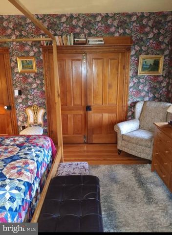 87 MILANVILLE RD, Beach Lake, PA 18405