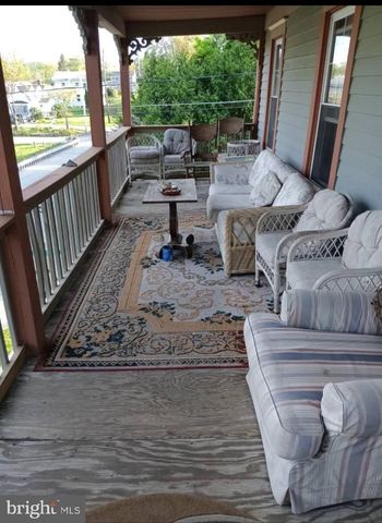 87 MILANVILLE RD, Beach Lake, PA 18405