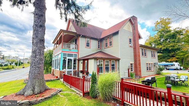 87 MILANVILLE RD, Beach Lake, PA 18405